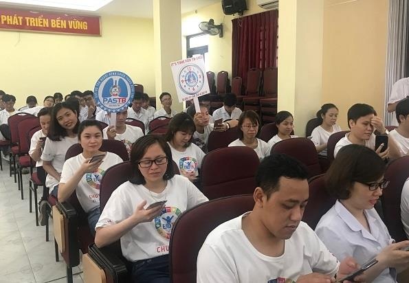 Nguoi dan ong o Ha Noi ho gan nua lit mau/ngay anh 1