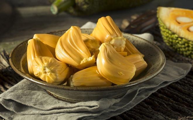 Sai lam khi an mit vao ngay nang nong nhieu nguoi mac phai hinh anh
