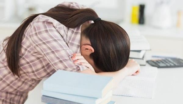 Nu sinh 18 tuoi bi benh tam than, co the kiet que khi co giam can hinh anh