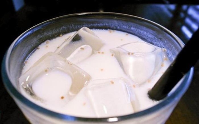 Nen uong san day song hay nau chin de dam bao suc khoe? hinh anh