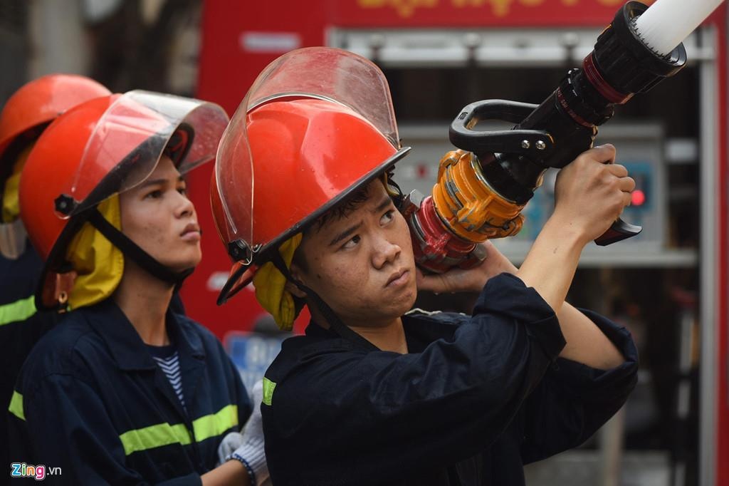 cháy nhà máy Rạng Đông gây ngộ độc thủy ngân ảnh 2 chay nha may Rang Dong gay ngo doc thuy ngan anh 2