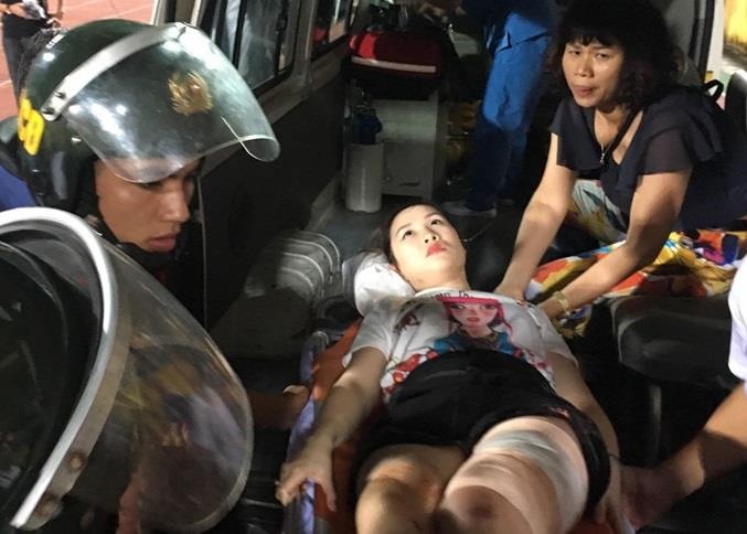 Nu co dong vien bi trung phao sang phai phau thuat 2 lan hinh anh