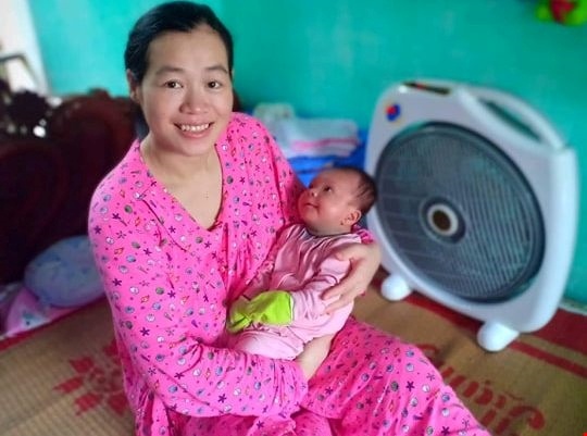 Nguoi phu nu co con sau 11 nam mac ung thu mau hinh anh