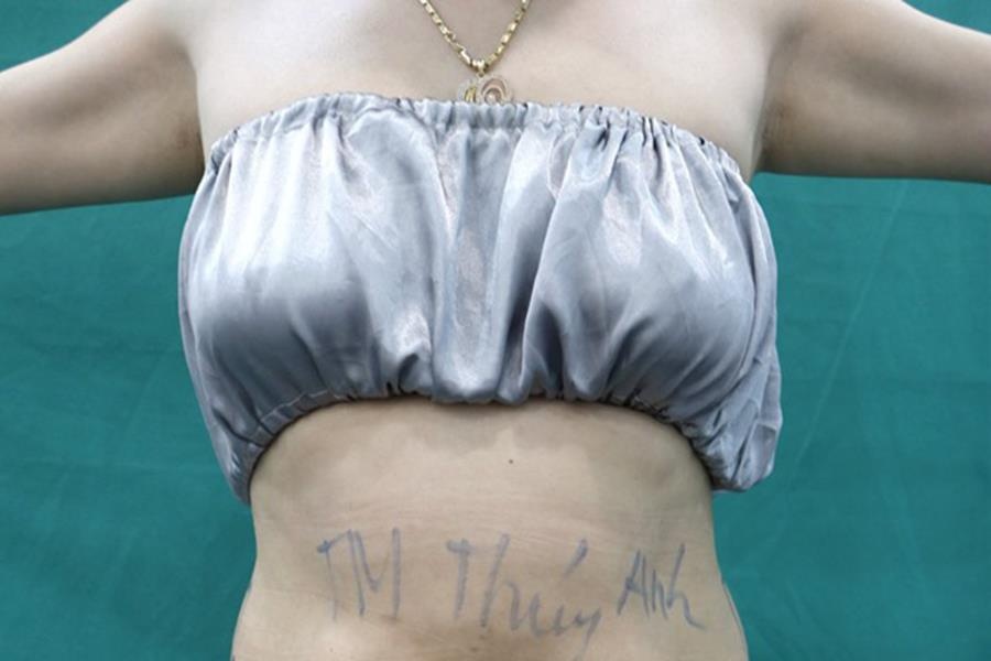 Quang cao nang nguc tren Facebook du chi duoc cap phep goi dau hinh anh