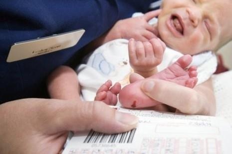 Gan 40.000 tre em Viet Nam ra doi moi nam bi di tat bam sinh hinh anh