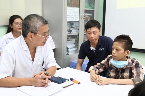 Nguoi duoc ghep phoi dau tien tai Benh vien Viet Duc ra vien hinh anh