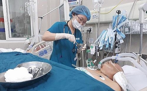 Gan 2.000 y bac si o Viet Nam mac ung thu, benh hiem ngheo hinh anh