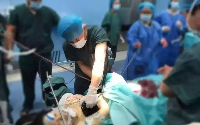 Tim ngung dap sau nhieu nam hut moi ngay mot bao thuoc la hinh anh