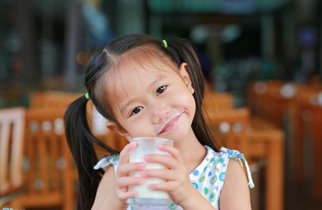 Bo Y te yeu cau sua hoc duong phai co du 21 vi chat hinh anh