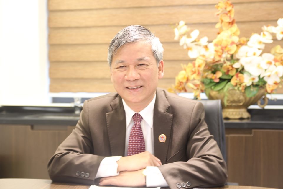 Vu cat doi que thu HIV anh 1