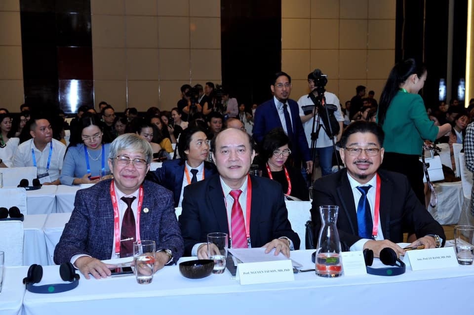 Phau thuat tham my anh 3