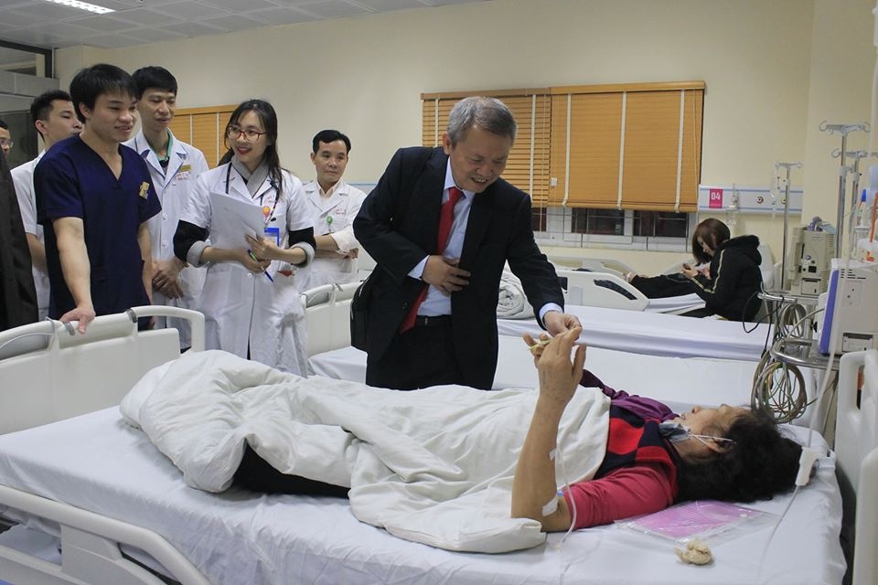 Trắng đêm giao thừa cứu bệnh nhân  ảnh 1 Trang dem giao thua cuu benh nhan anh 1