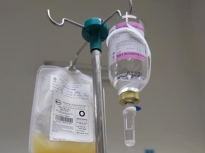 Viet Nam thieu mau dieu tri tram trong do virus corona hinh anh