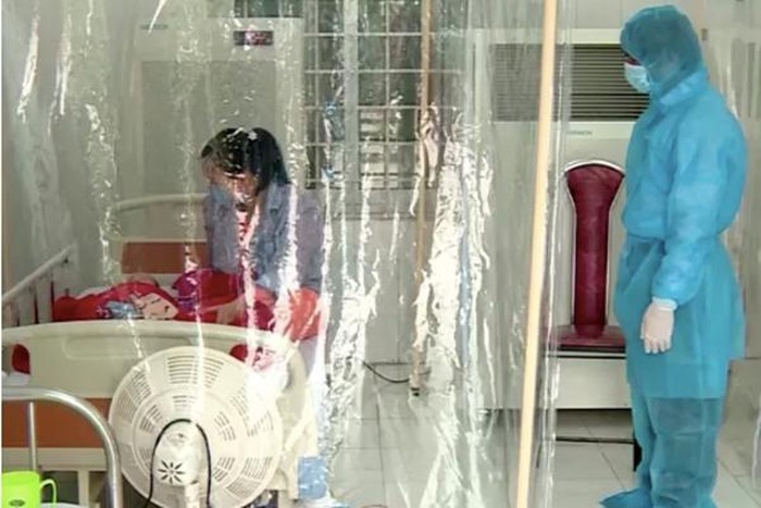 Benh nhi 3 thang tuoi mac Covid-19 da am tinh 2 lan hinh anh