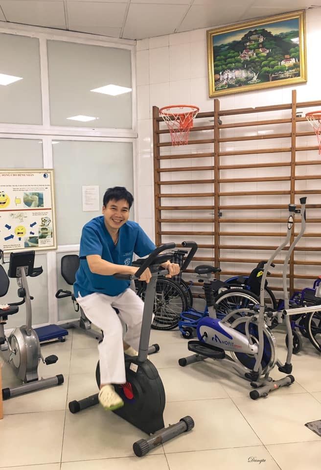 Bên trong Bệnh viện Bạch Mai ảnh 10 Ben trong Benh vien Bach Mai anh 10