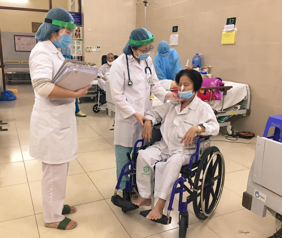 Bên trong Bệnh viện Bạch Mai ảnh 2 Ben trong Benh vien Bach Mai anh 2