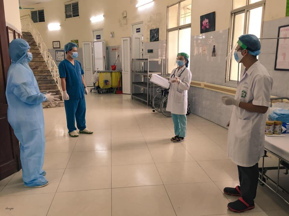 Bên trong Bệnh viện Bạch Mai ảnh 1 Ben trong Benh vien Bach Mai anh 1