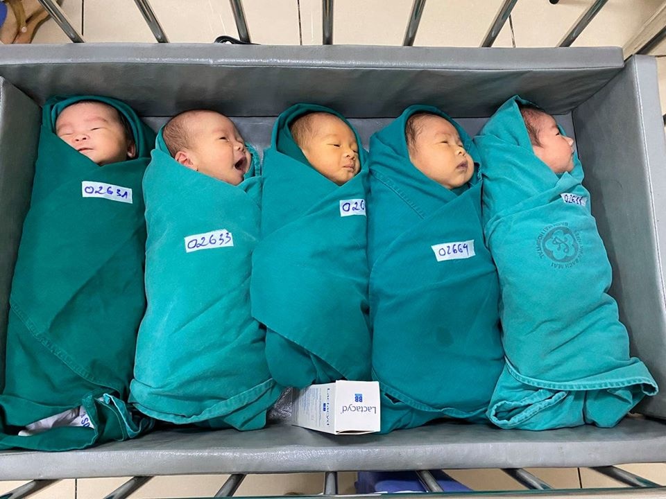 5 em bé chào đời trong vòng cách ly ảnh 1 5 em be chao doi trong vong cach ly anh 1