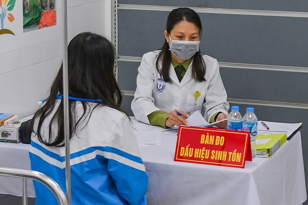 Them 17 nguoi duoc tiem vaccine Covid-19 cua Viet Nam hinh anh