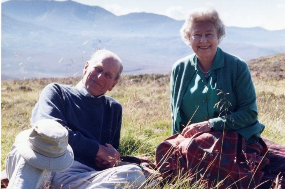 Buc anh yeu thich cua Nu hoang Elizabeth II ve Hoang than Philip hinh anh