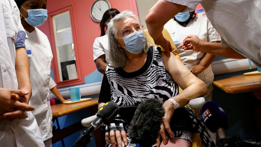 Gian nan duong do bo ban quyen vaccine hinh anh