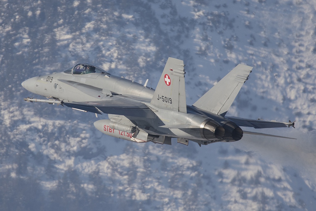 may bay thuy si gap nan anh 1