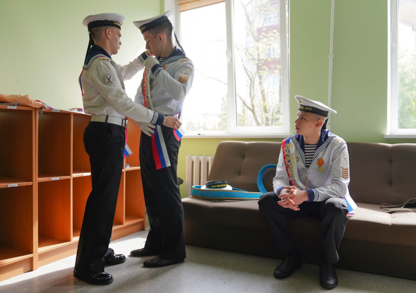 hoc sinh nga tot nghiep anh 4