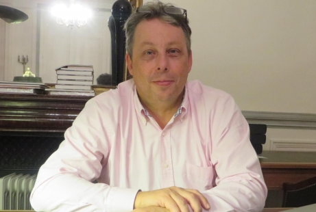 Bo be xac hien tang cho chuot an, giao su Phap bi khoi to hinh anh