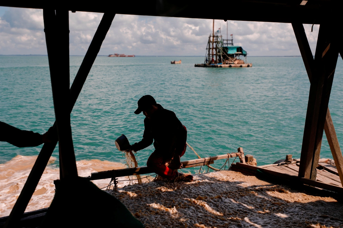 khai thac thiec duoi bien anh 8