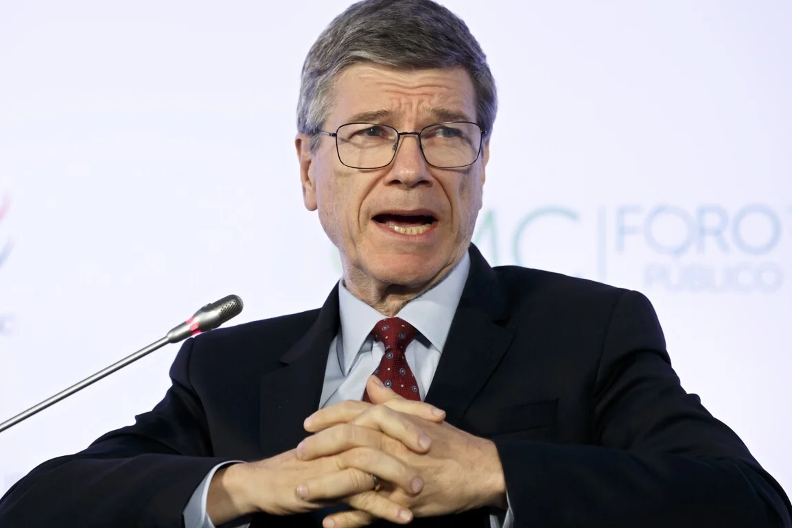 Nha khoa hoc bac cao buoc bi chinh quyen My ep buoc hinh anh