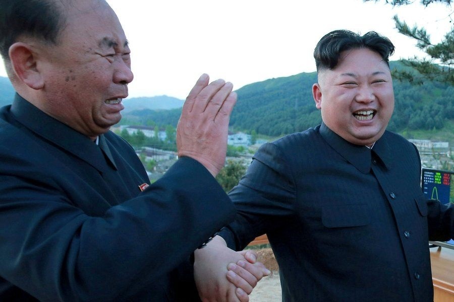 Quan chuc cao cap Trieu Tien bi giang chuc? hinh anh