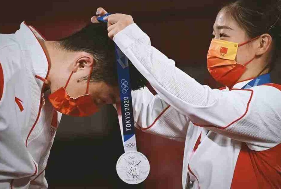 Van dong vien Trung Quoc bi chi trich du doat huy chuong bac hinh anh