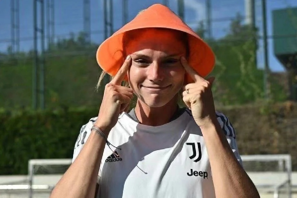 Juventus xin loi vi buc anh phan biet chung toc voi nguoi chau A hinh anh