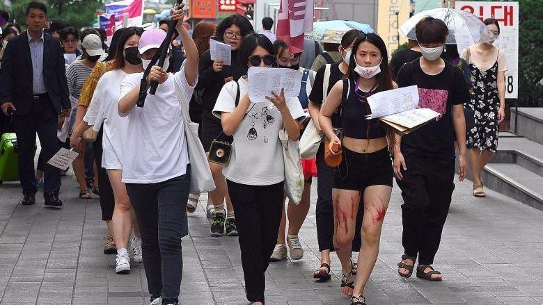 Nghi si Han Quoc de xuat hinh su hoa toi ‘khung bo tinh dich’ hinh anh