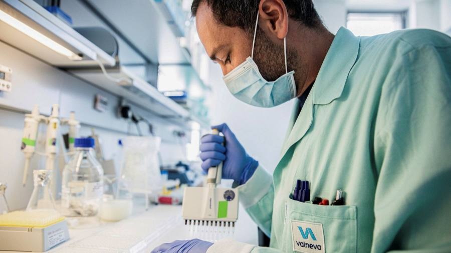 Anh huy thoa thuan vaccine anh 1