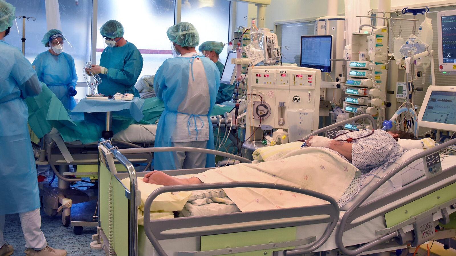 covid-19 o chau au anh 2