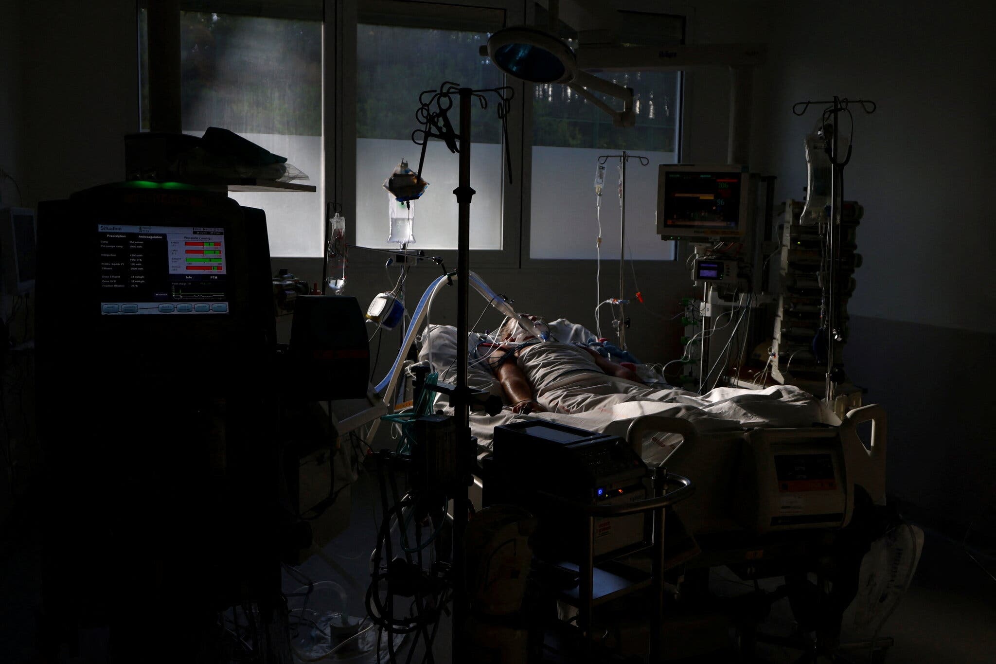 The gioi buoc vao nam Covid-19 thu 3 bang tam the nao? hinh anh