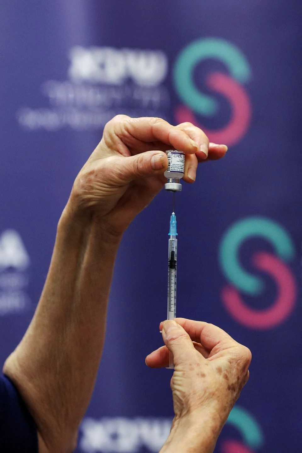 israel tiem mui 4 anh 3