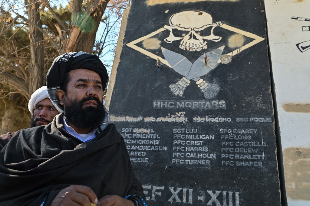 Taliban pho truong buc tuong tu can cu quan doi My hinh anh