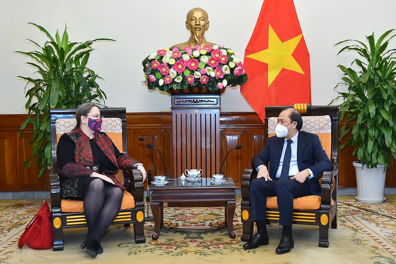 Viet Nam ung ho My 100.000 USD khac phuc hau qua bao loc hinh anh