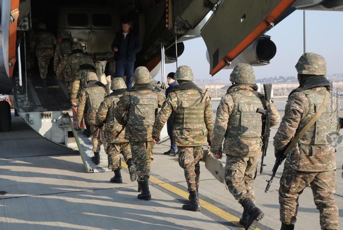 Tong thong Kazakhstan: Quan Nga se bat dau rut trong 2 ngay nua hinh anh