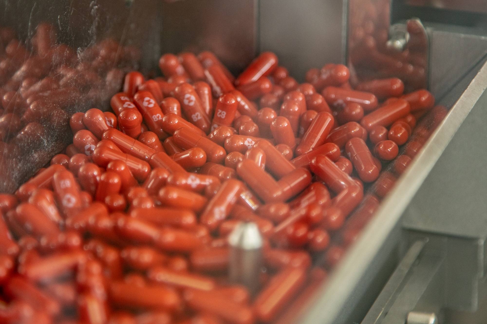 Trung Quoc se san xuat thuoc tri Covid-19, khong ban o dai luc hinh anh