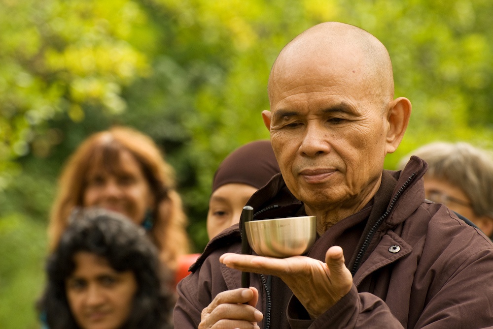Phat tu the gioi nho ve thien su Thich Nhat Hanh hinh anh
