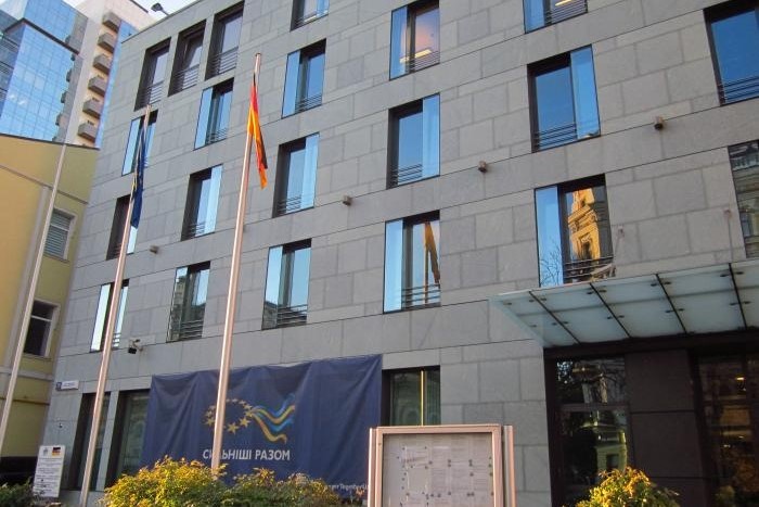 Duc tinh di tan than nhan cac nha ngoai giao khoi Ukraine hinh anh