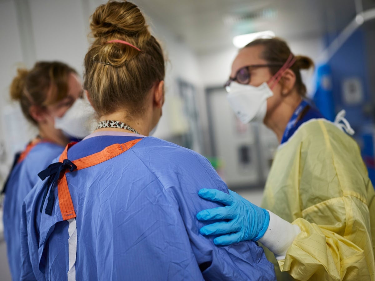 Nganh y te Anh mat gan 2 trieu ngay cong do hoi chung Covid-19 keo dai hinh anh