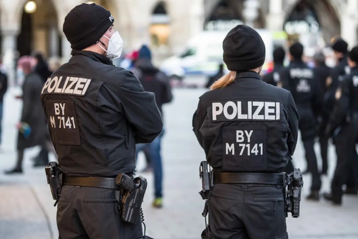 Nha khoa hoc Nga tai Duc bi buoc toi lam gian diep hinh anh