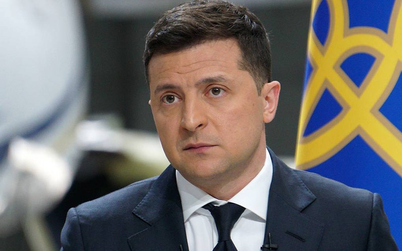 Nga to tong thong Ukraine roi Kyiv, My noi ong Zelensky tu choi di tan hinh anh
