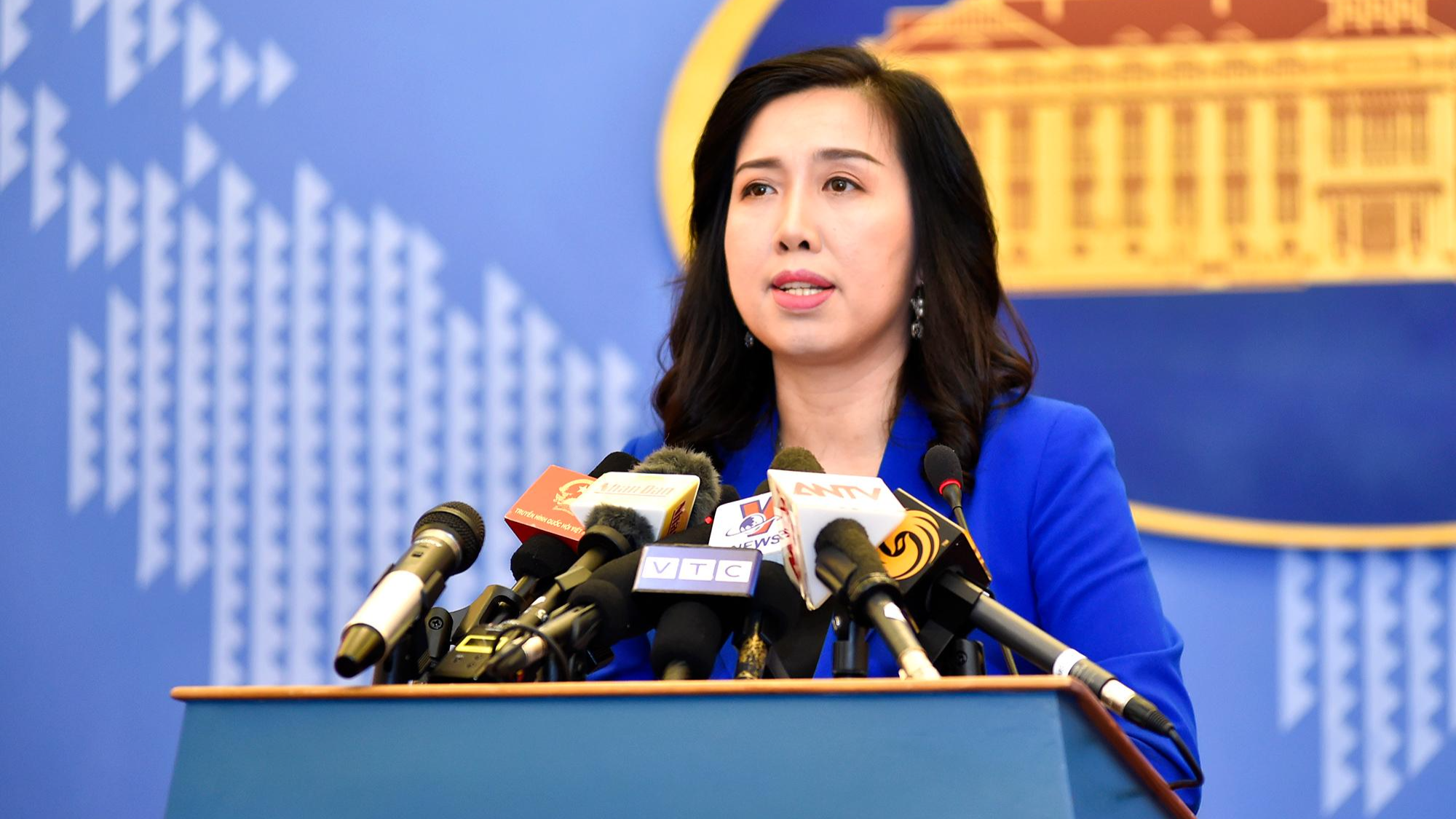 nguoi phat ngon bo ngoai giao anh 1