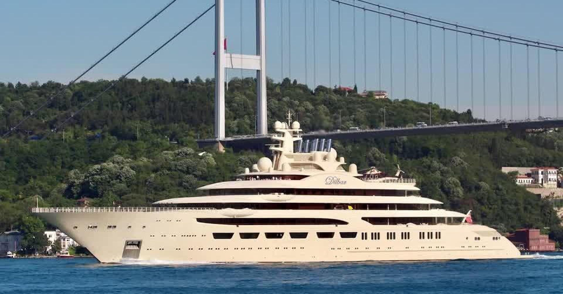 Cuoc truy duoi va bat giu cac du thuyen Nga hinh anh