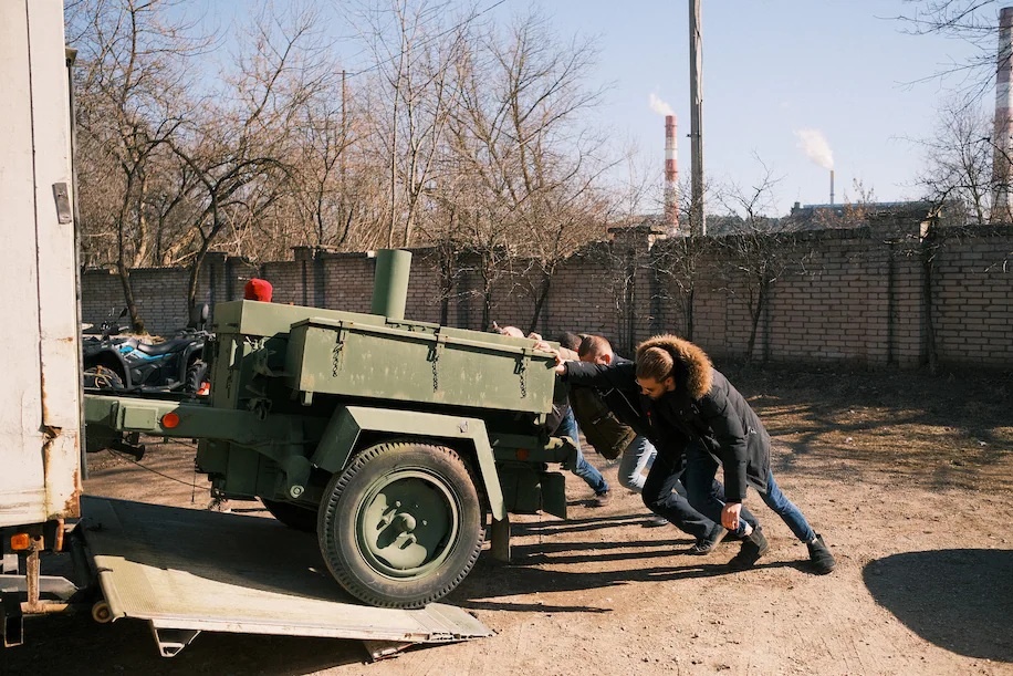 vien tro quan su ukraine anh 1